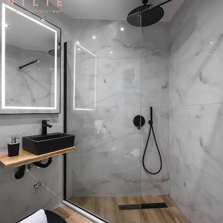 Serene, Nilie Hospitality Mgmt Апартаменты